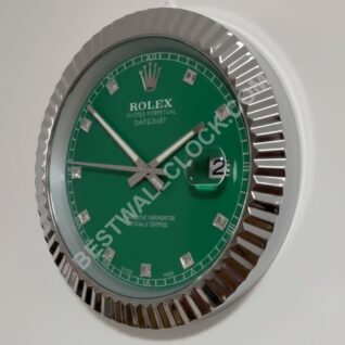 Rolex Datejust Stil – dealer display Wanduhr (olivgrünes Zifferblatt mit Diamanten, silberne geriffelte Lünette)